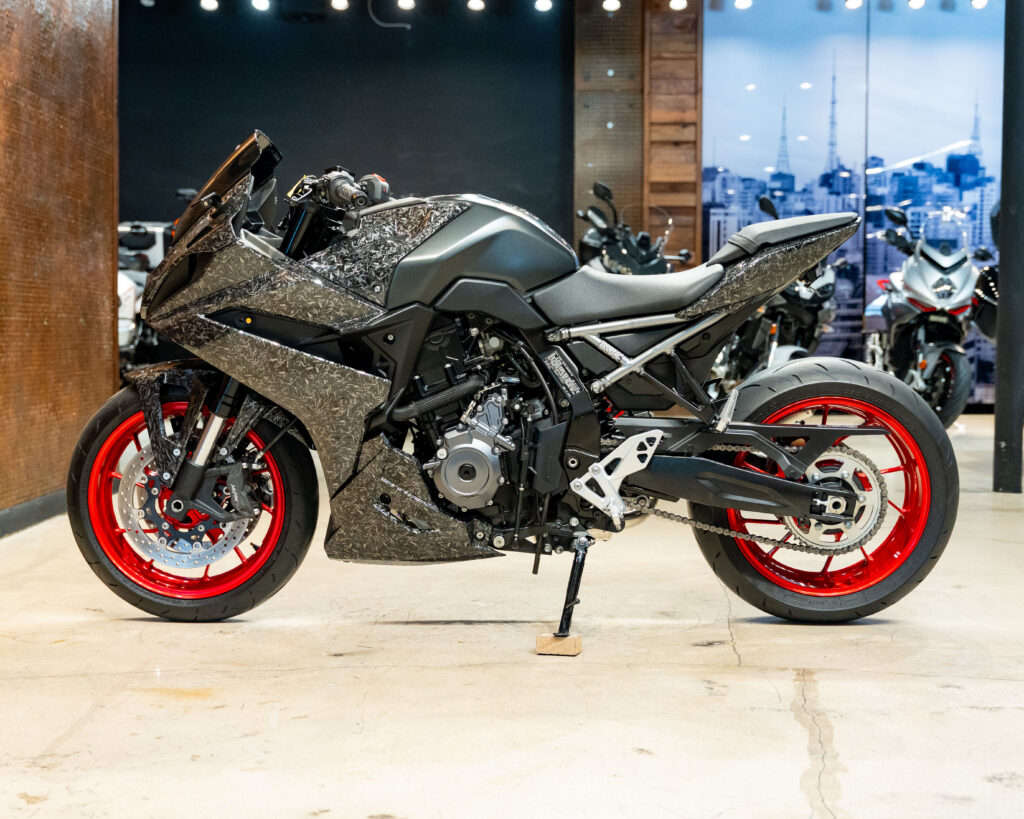 2024 ZUSUKI GSX-8R