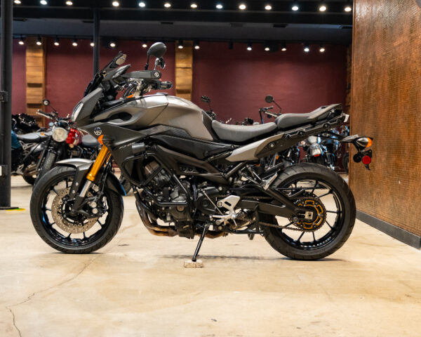 2015 YAMAHA FJ-09 - Image 12