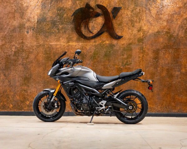 2015 YAMAHA FJ-09 - Image 2