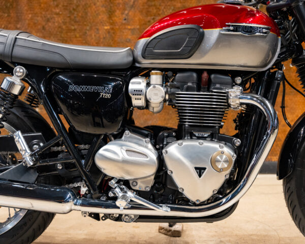 2023 TRIUMPH BONNEVILLE T120 - Image 12