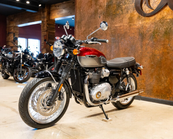 2023 TRIUMPH BONNEVILLE T120 - Image 6