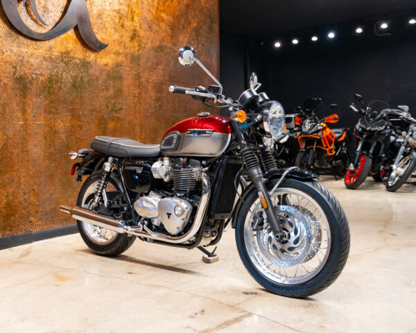 2023 TRIUMPH BONNEVILLE T120 - Image 7