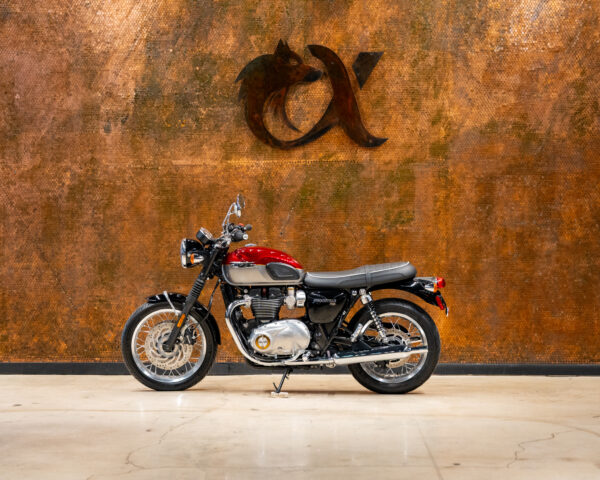 2023 TRIUMPH BONNEVILLE T120 - Image 4
