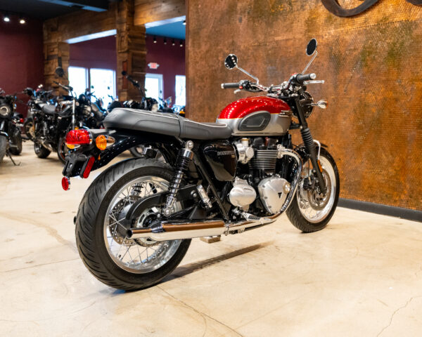 2023 TRIUMPH BONNEVILLE T120 - Image 8