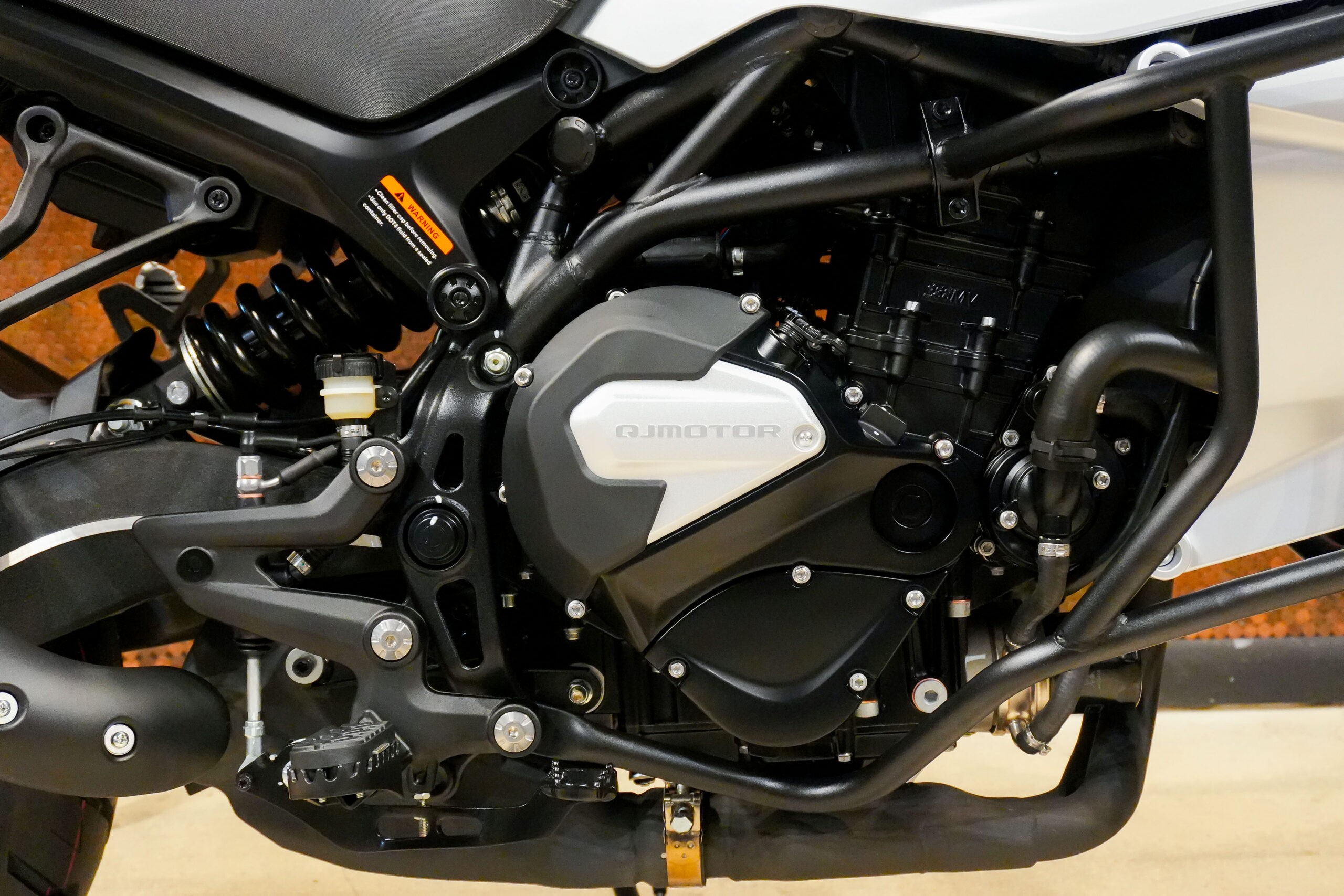 2023 QJ MOTOR SRT750