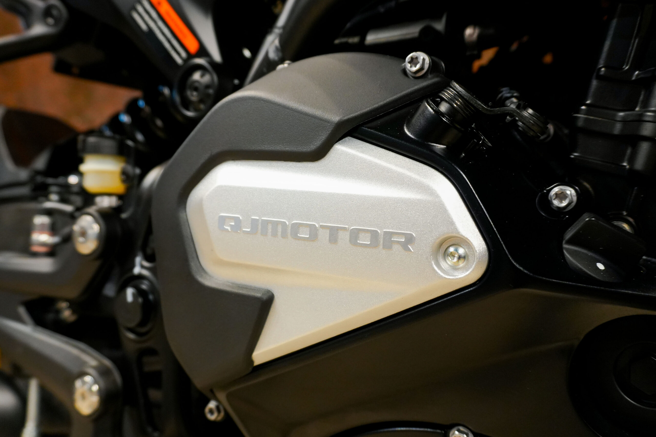 2023 QJ MOTOR SRT750