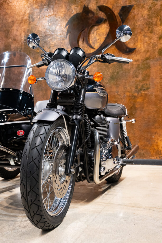 2013 TRIUMPH T100 BONNEVILLE (SIDE CAR)