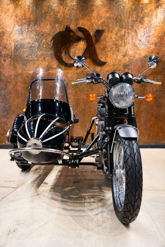 2013 TRIUMPH T100 BONNEVILLE (SIDE CAR)