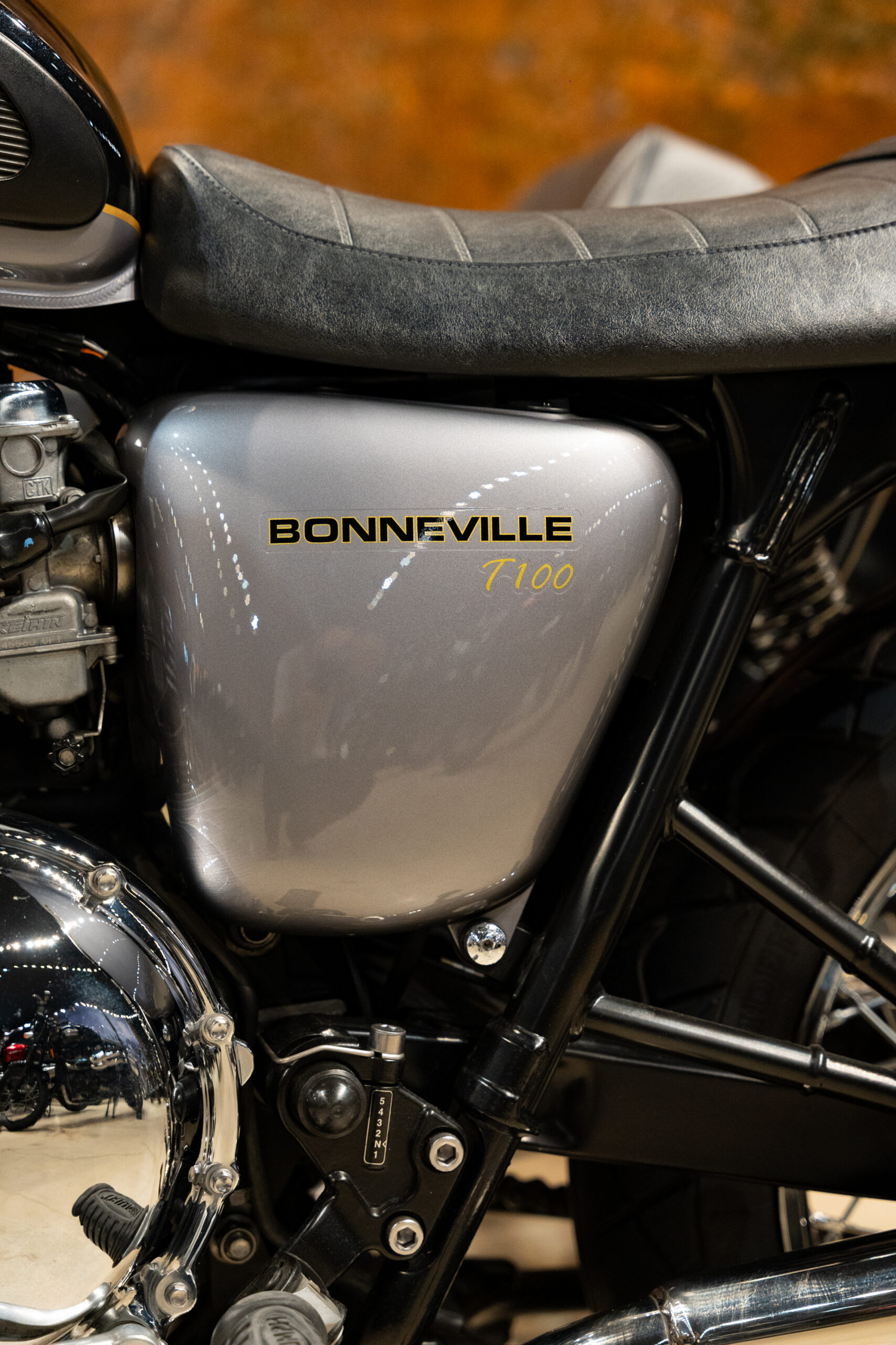 2013 TRIUMPH T100 BONNEVILLE (SIDE CAR)