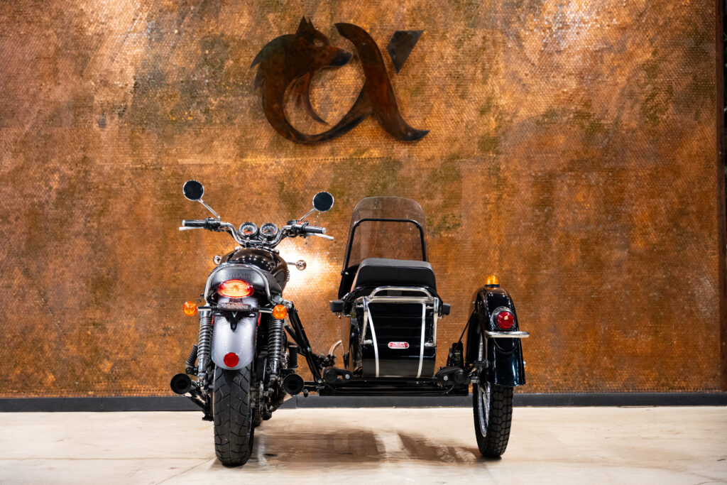 2013 TRIUMPH T100 BONNEVILLE (SIDE CAR)