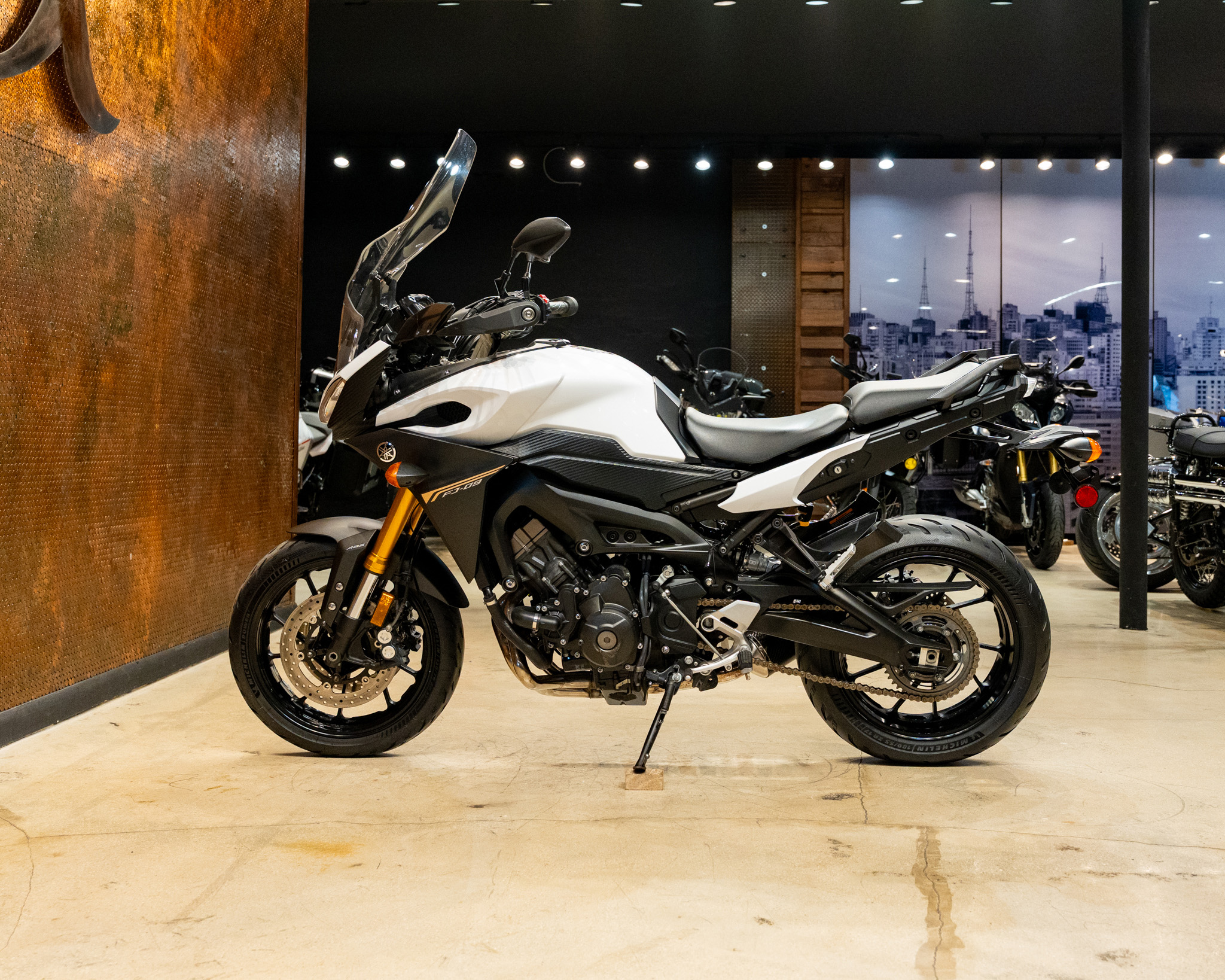 2017 YAMAHA FJ-09