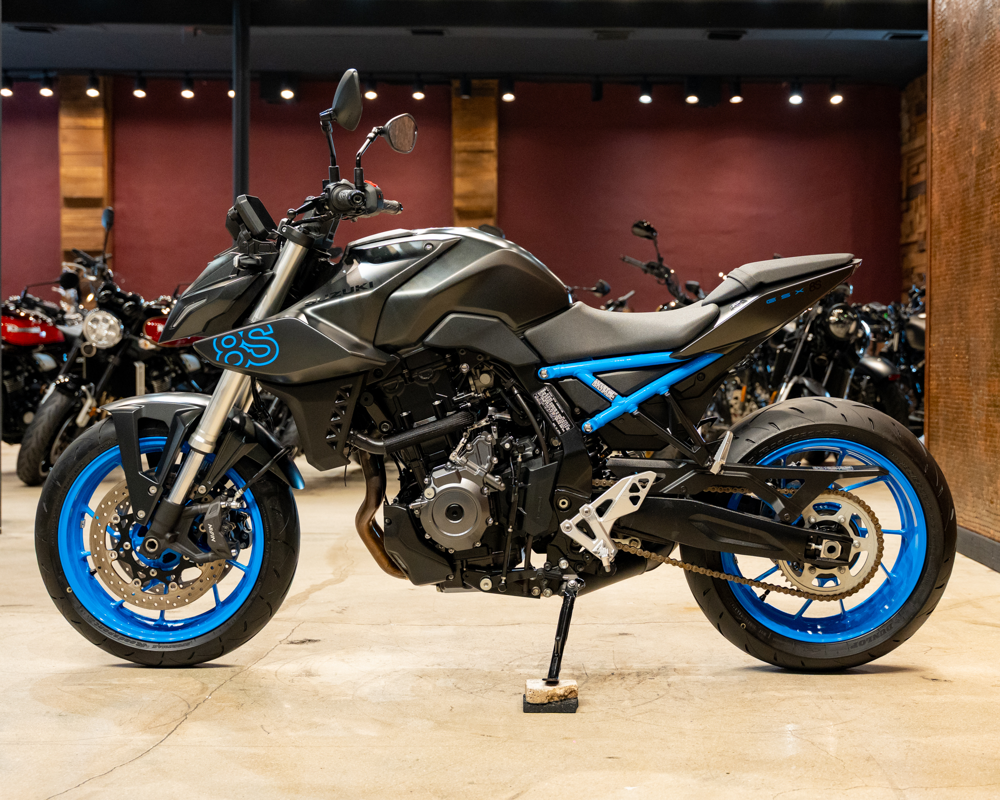 2024 SUZUKI GSX-8S