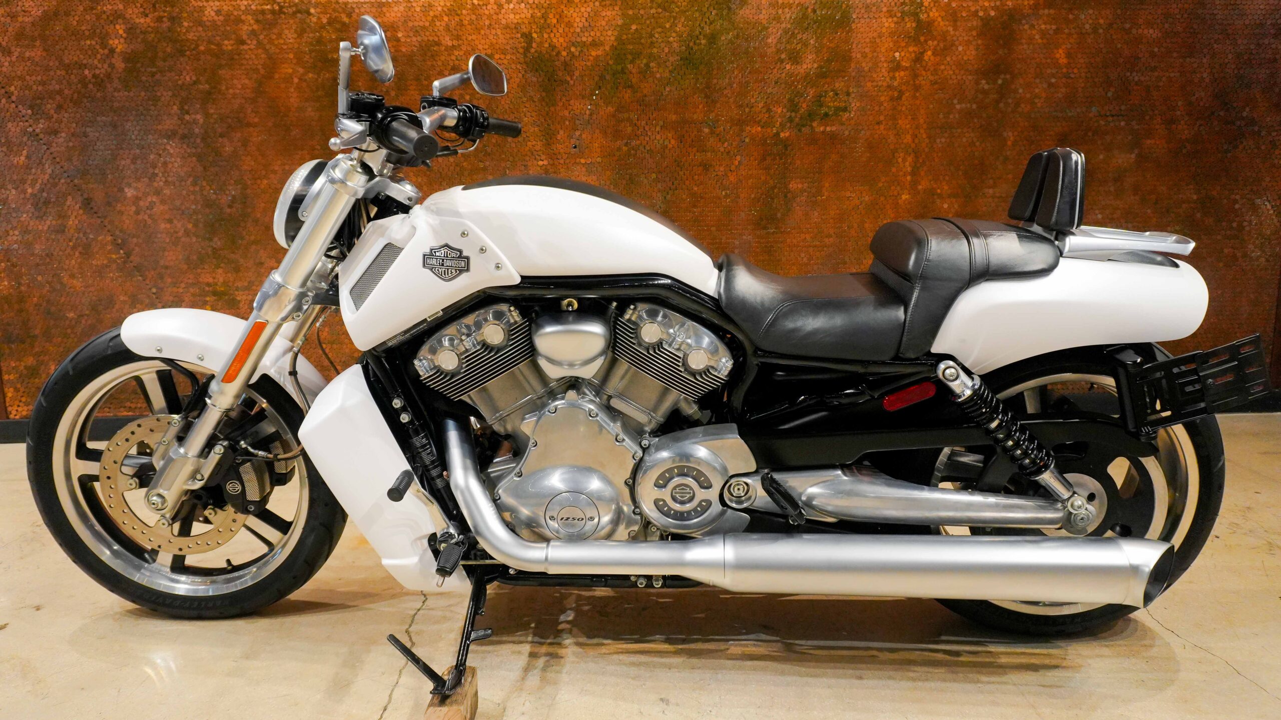 2013 HARLEY DAVIDSON V-ROD