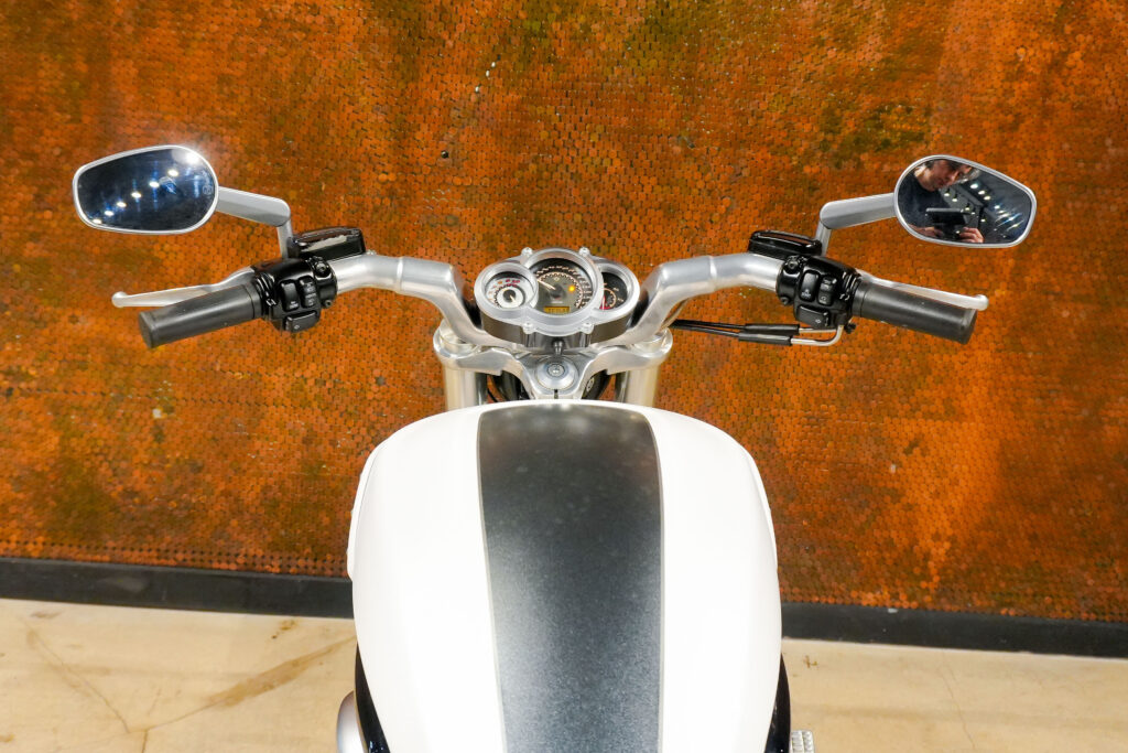 2013 HARLEY DAVIDSON V-ROD