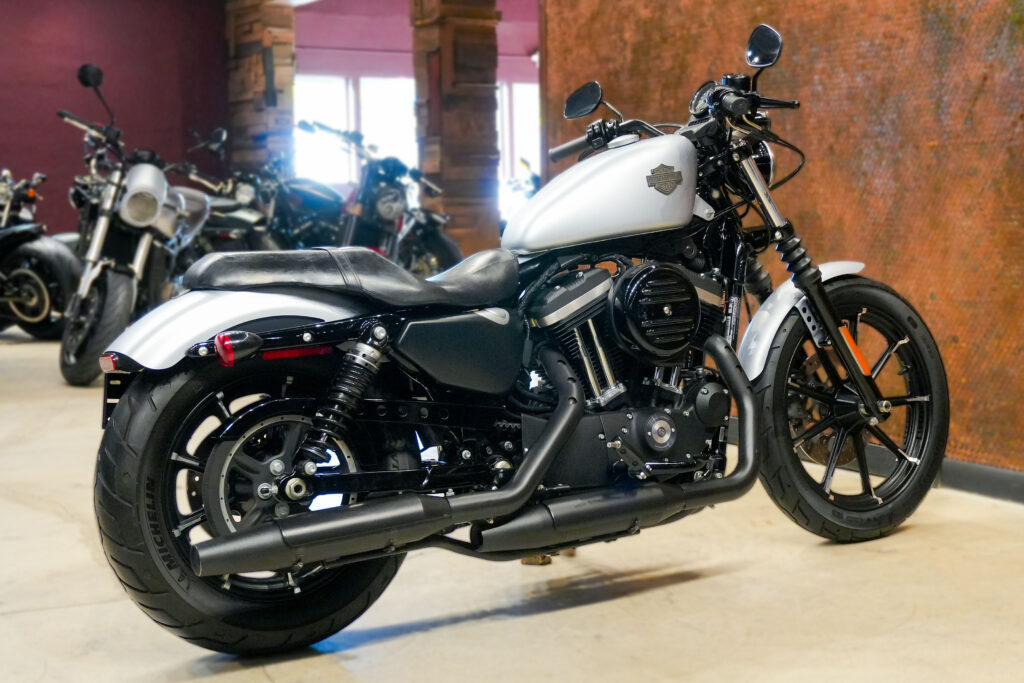2020 HARLEY DAVIDSON SPORTSTER IRON 883