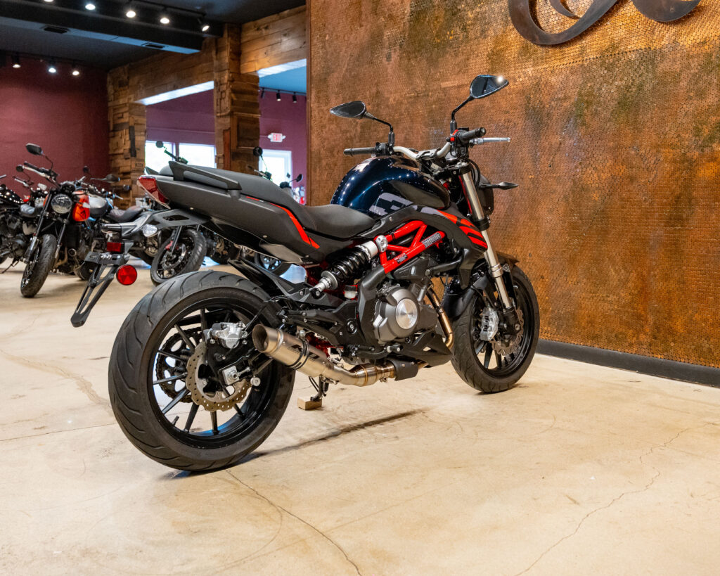 2023 BENELLI 302S