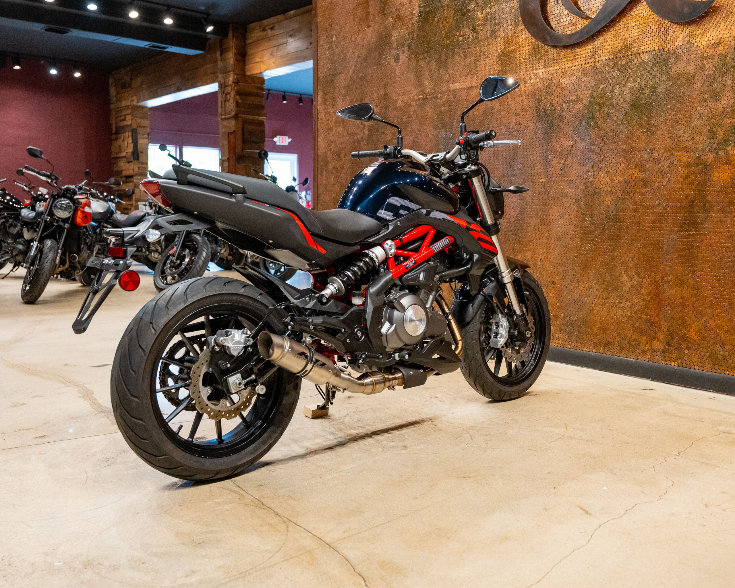 2023 BENELLI 302S