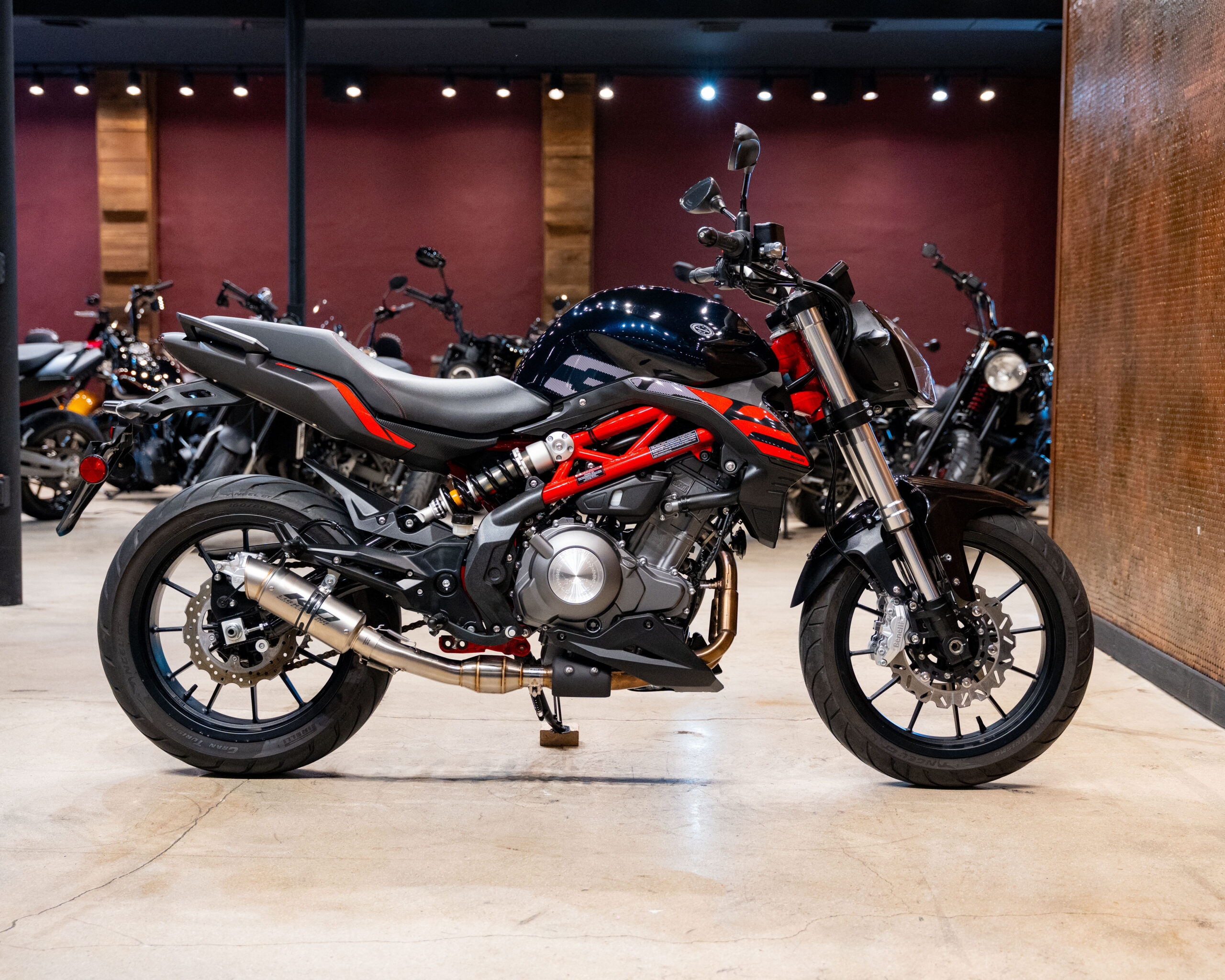 2023 BENELLI 302S