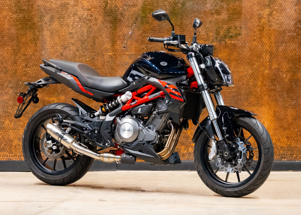 2023 BENELLI 302S