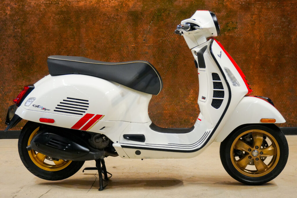 2021 VESPA GTS300 SUPER SPORT