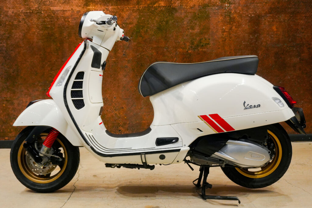 2021 VESPA GTS300 SUPER SPORT