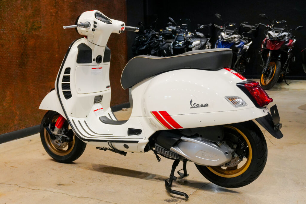2021 VESPA GTS300 SUPER SPORT