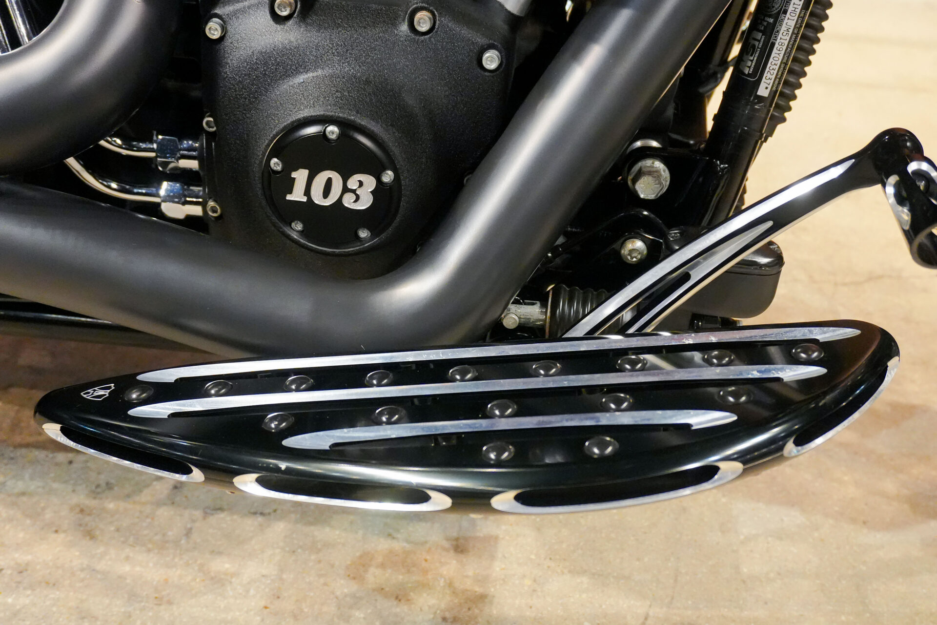 2009 HARLEY DAVIDSON CROSS BONES
