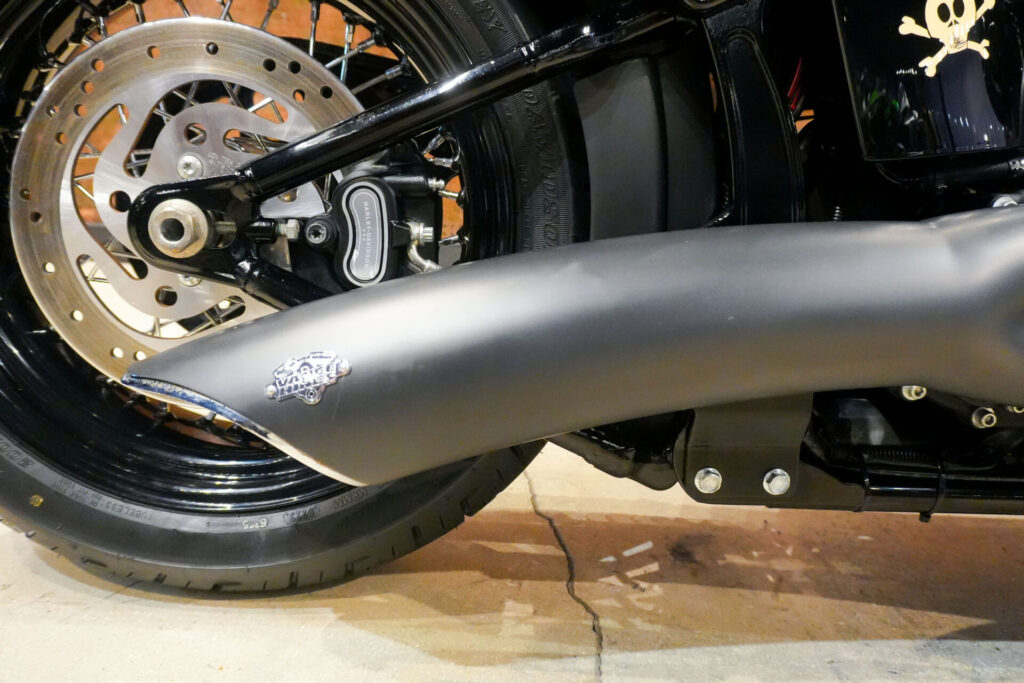 2009 HARLEY DAVIDSON CROSS BONES