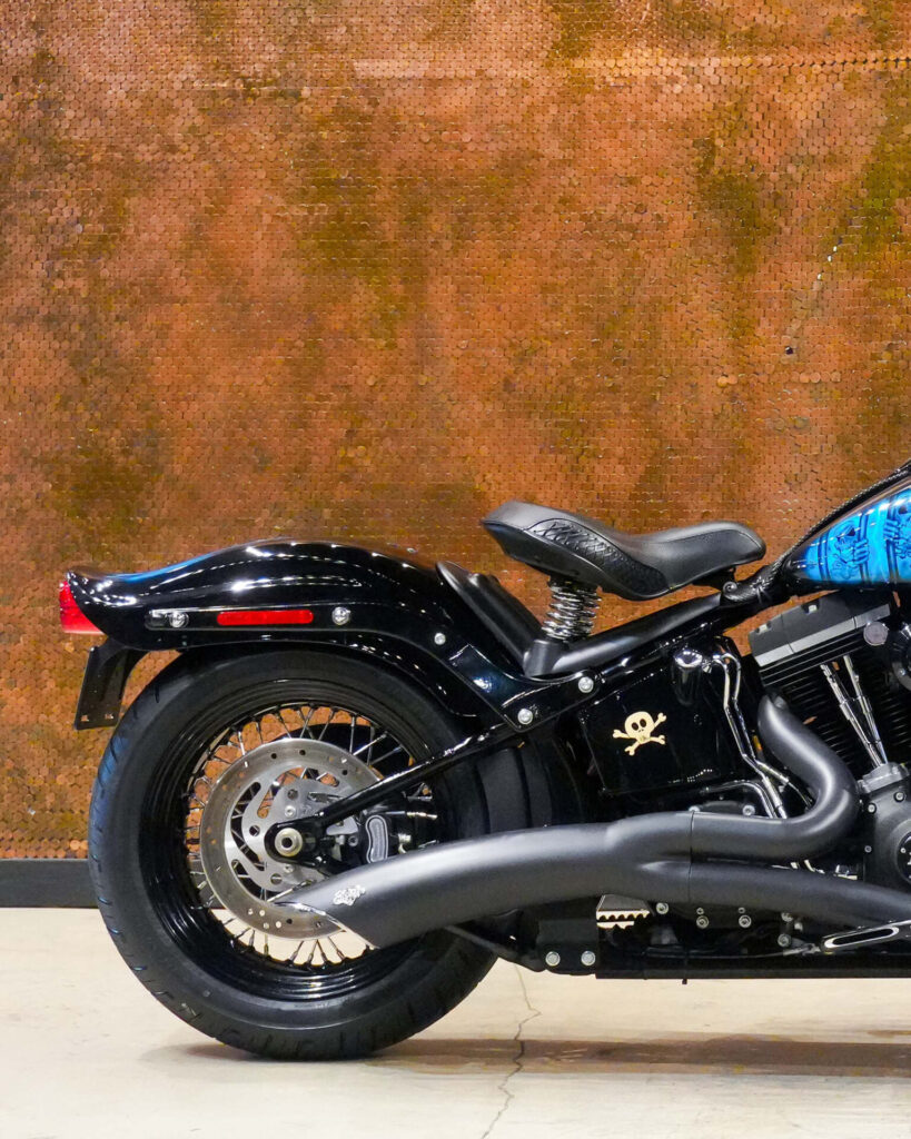 2009 HARLEY DAVIDSON CROSS BONES