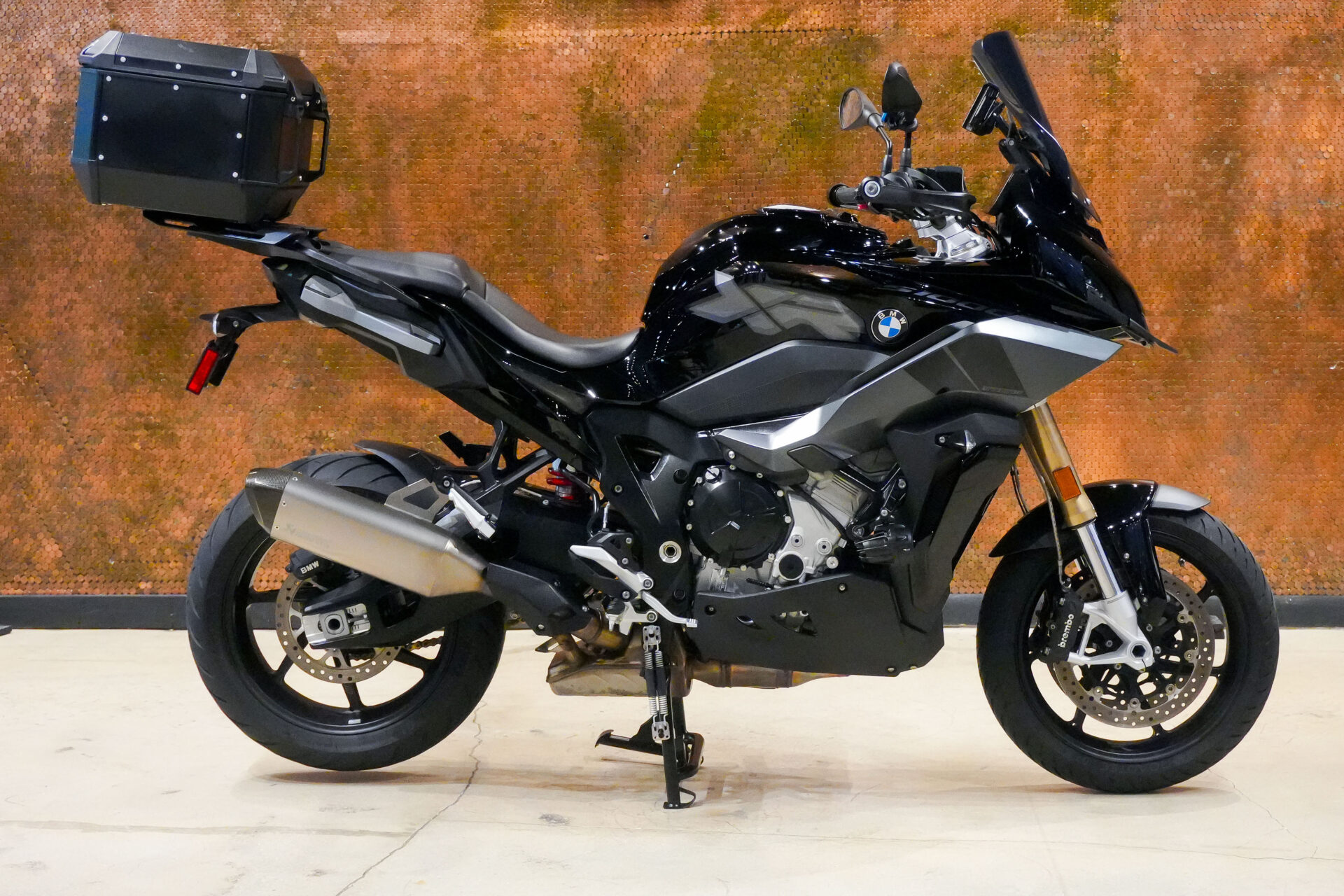 2022 BMW S1000XR